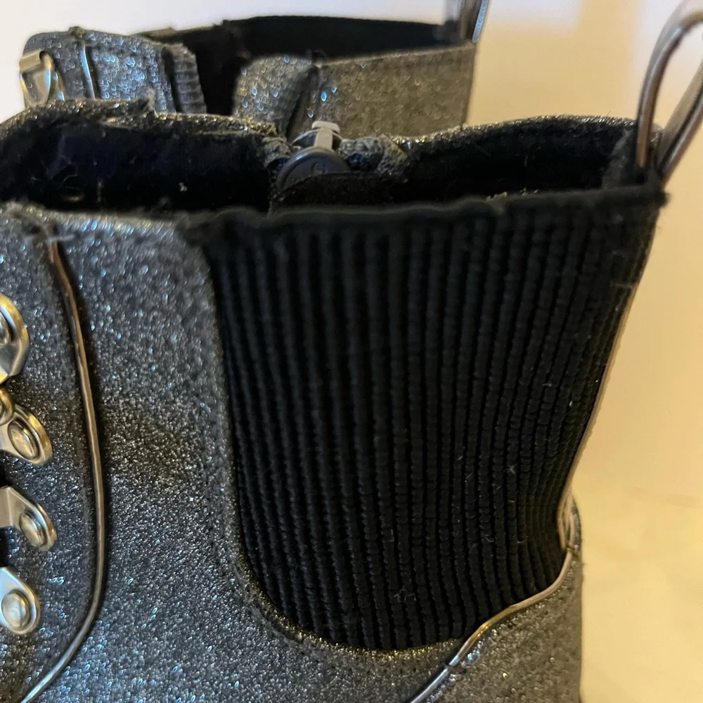 JUSTICE YOUTH SIZE‎ 1 GIRLS SLIVER GLITTER LACE UP ZIP ANKLE BOOT